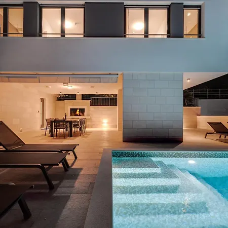 Lejo Villa Omis
