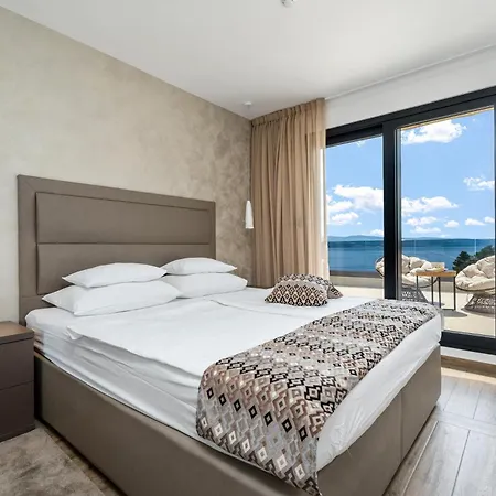 Lejo Villa *
