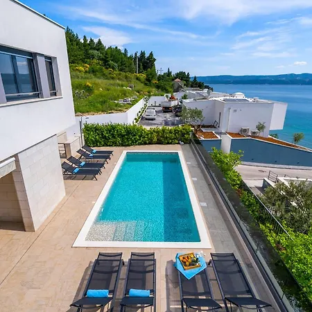 Lejo Villa *